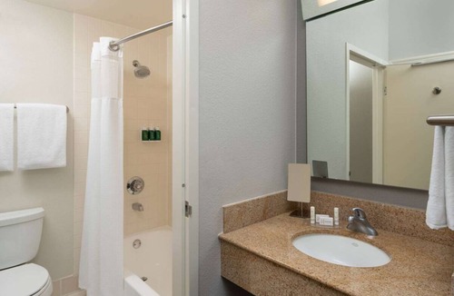 Miami Lakes Hotel | Making The Best Memories Along The Way! with Pool, Near Lake Stevens Park!