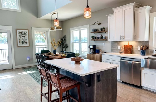 Shelby House | Mallards Nest on Lay Lake: Game Room & Boat Ramp