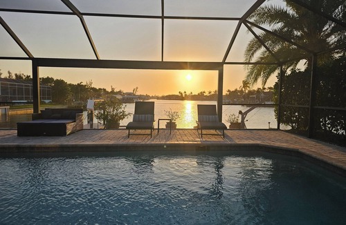 Burnt Store House | Manatee Haven/Waterfront Gulf Access Retreat/With Game room