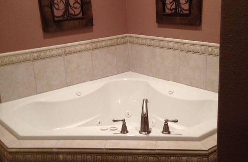 Tomball Bed & Breakfast | Maple Creek Bed and Breakfast
