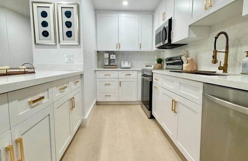 Key Largo Apartment | Marina Vista Gem Modern 2BR/2BA Steps to Pickleball