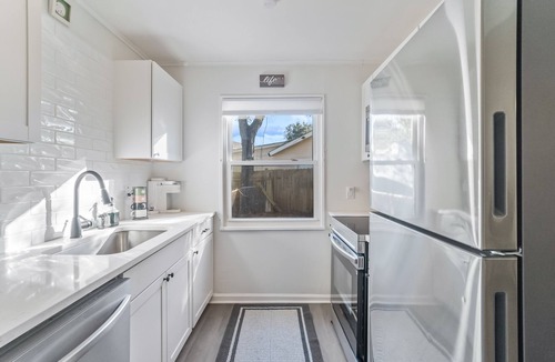 North Charleston Cottage | marsh front oasis-3 bedroom renovated cottage on the marsh. Centralized location