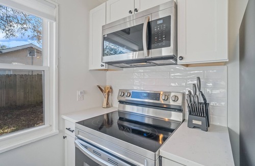 North Charleston Cottage | marsh front oasis-3 bedroom renovated cottage on the marsh. Centralized location