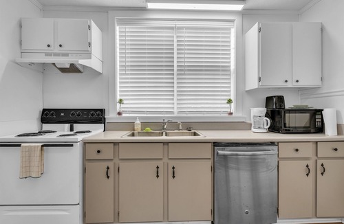 Starkville House | Maxwell 102 Cotton District, Parking, Pet-Friendly