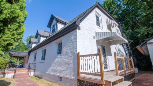 Memphis House | Memphis Star - Cozy Remodeled Central