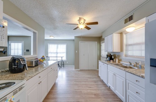 Whitehaven Cottage | Memphis Vacation Rental - Walk to Graceland!