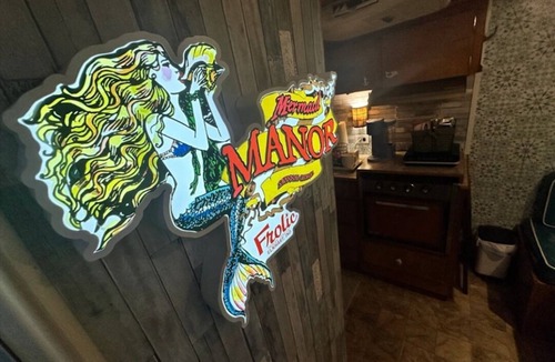 Victory Manor - East Hill - Donwood House | Mermaid Manor is Close to Downtown and Savannah Bananas!