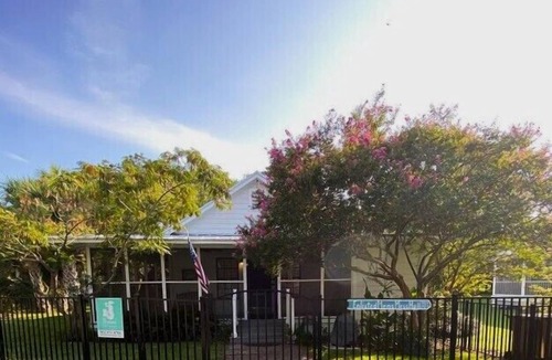 Tybee Island Cottage | Mess Hall. All Pets. North Beach. Screen porch