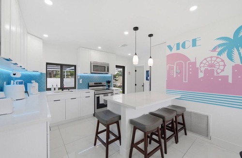 Miami Gardens House | Miami Vice. Vibe with Pool, Patio, BBQ, & Games.