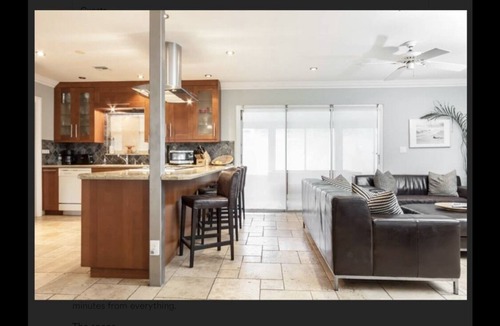 Santa Barbara Estates House | Miami World Cup 4 BR 2 BA 7mins Walk to Beach, Hot Tub, Restr, Bars, Golfing!