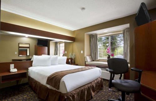Lithonia Hotel | Microtel Inn & Suites by Wyndham Lithonia/Stone Mountain