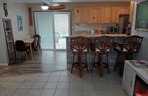 Port Charlotte House | Mid Century Modern with resort style lanai with Salt Water pool & new Jacuzzi