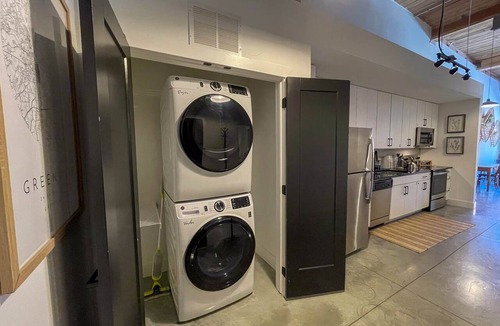 Judson Apartment | Mid Century Modern Apartment w/a pool!
