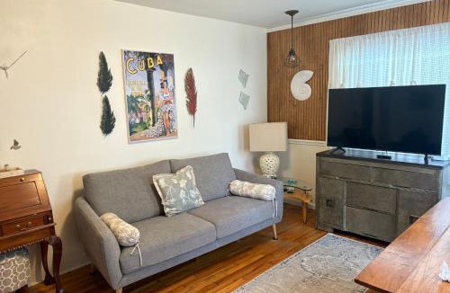 Lakeland Apartment | Mid Century Retreet