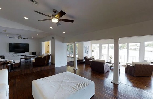 Coral Ridge House | MIddle River Waterfront Island Style Retreat - 4 bd/3.5 bath