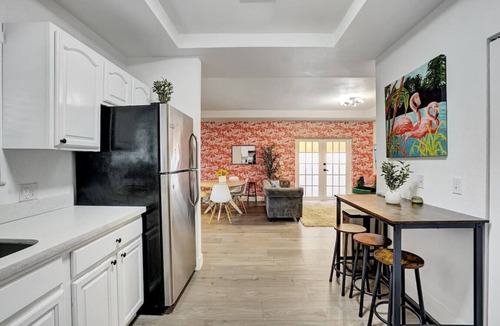 Buena Vista House | Midtown | Pool Table | Sleeps 14