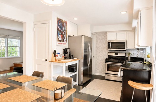Midtown House | Midtown Townhome by Piedmont Park & Peachtree St