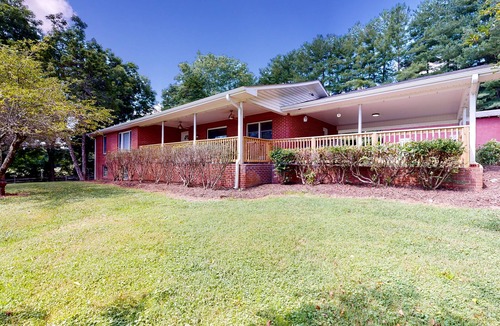Mills River House | Mills River Brew House | House in Mills River with mountain views