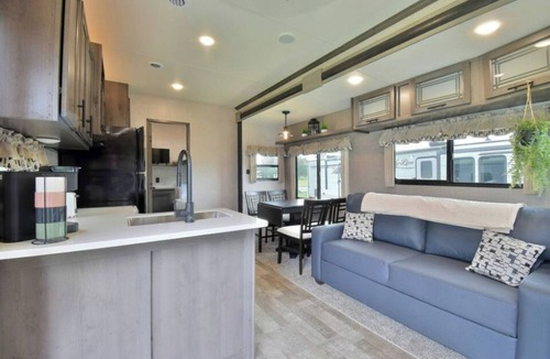 Decatur Apartment | Mins from the Lake! Camper King Bed Firepit