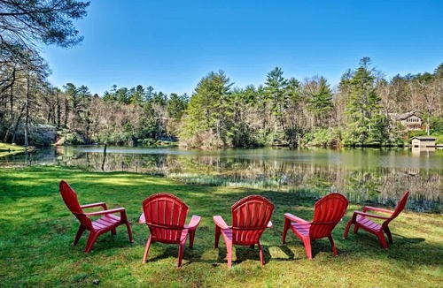 Mirror Lake Ski Chalet | Mirror Lake Retreat | Walk to Town!