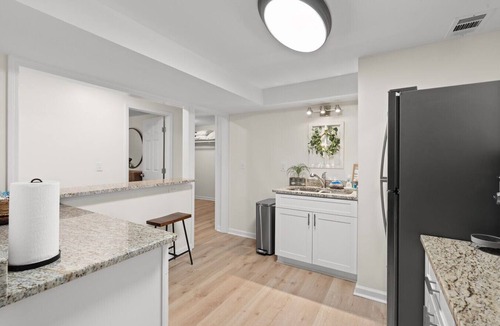 Acworth Condo | Modern 1 BR Basement Suite Near LakePoint & KSU
