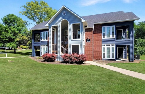 Woodlawn Apartment | Modern 2bed 2bath