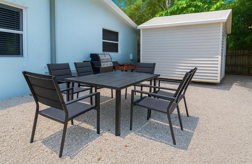 Riverside Park Apartment | Modern 2BR Stay with Desk, Patio, BBQ, Free Parking