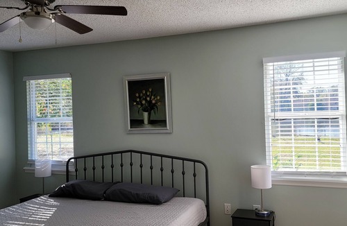 Kingsland House | Modern 3 bdrm home with a great view of a pond