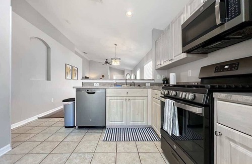 Oak Grove Apartment | Modern 3 BR Home with Large Garage, Fenced Yard