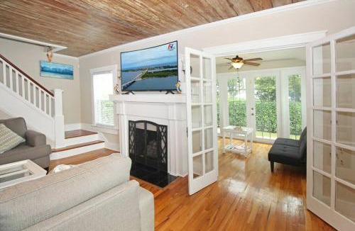 Southside House | Modern 3BR, Pet-Friendly, WiFi, Washer & Dryer