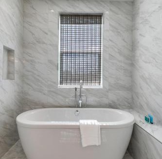 Mid-City House | Modern 4BR Townhouse in Bienville Villas