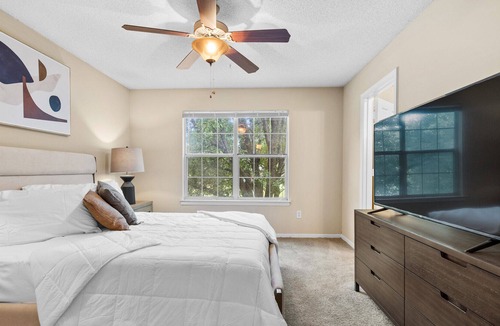Germantown Apartment | Modern Apartment in Prime Location (ID3914X82)