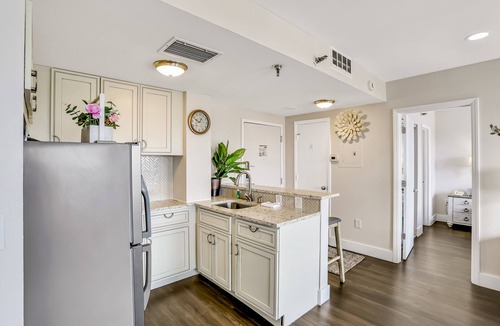 Southwest Orlando Condo | Modern & bright condo with a balcony and AC - pool, hot tub, and tennis access