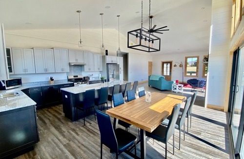 Davis Cabin | Modern Cabin Facing Canaan Valley Ski Slopes