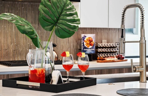 Beverly Heights House | Modern Coastal Retreat in Prime Downtown Fort Lauderdale