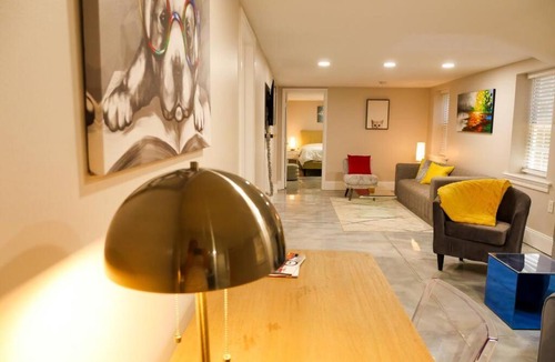 Algiers Point Bed & Breakfast | Modern Colorful and Perfectly Located in Algiers PT