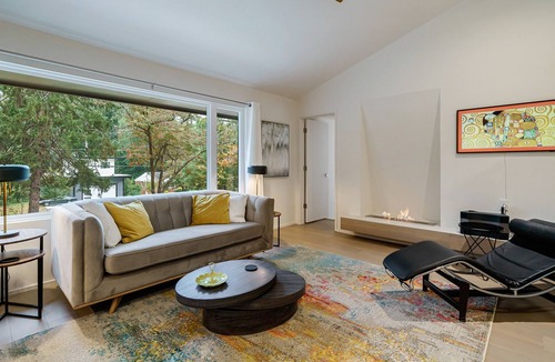 Atlanta House | Modern Comfort near Gateway Sandy Springs, North Buckhead and Chastain Park
