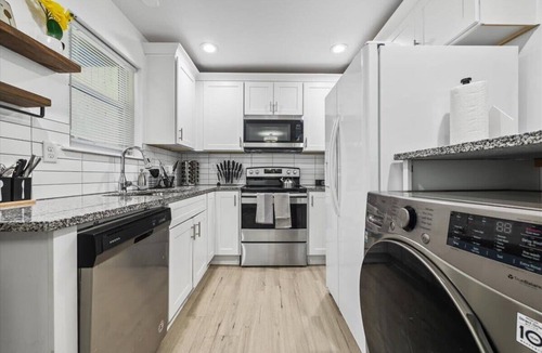 Atlanta House | Modern Comforts w/3BR|4BD Sleeps 8