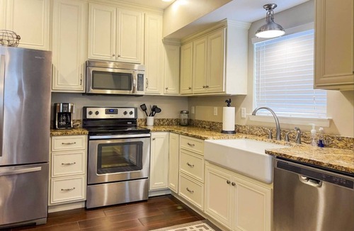 Chattanooga Valley House | Modern Country Getaway & Surprise View of Rock City; Spacious Townhome, Outside Relaxation, Fire Pit