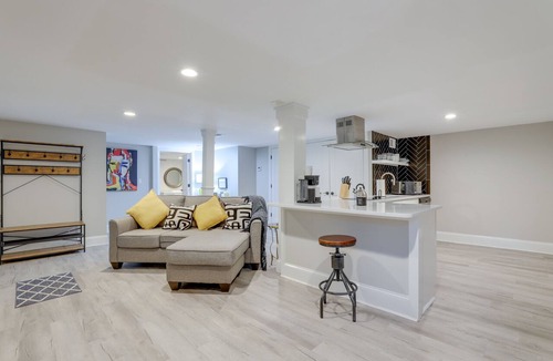 Belvedere Park Apartment | Modern Decatur Getaway ~ 8 Mi to Downtown Atlanta!