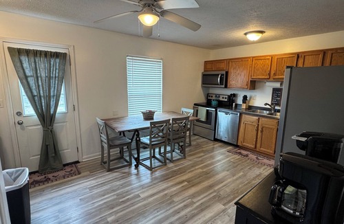 Shepherdsville House | Modern Farmhouse 3BR Close to Louisville!