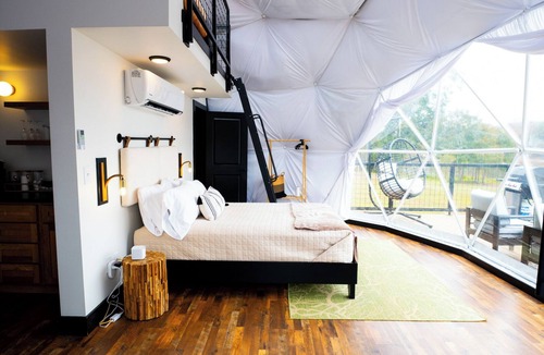 Cedar Bluff Resort | Modern Geodesic Dome: Hot Tub & Lake Views