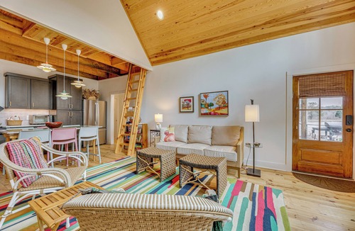 Little Kowaliga Cottage | Modern Home Near Lake Martin: Fishing Pond On-Site