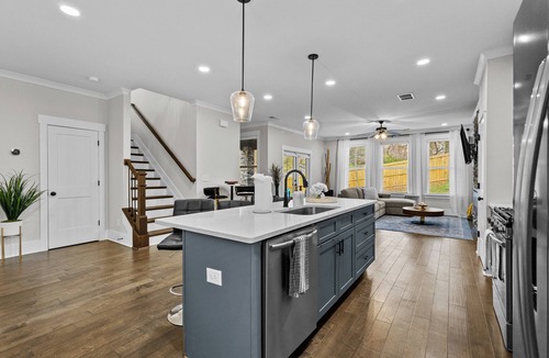 Pittsburgh House | Modern Home Near Mercedes-Benz & Downtown ATL