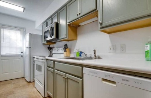 Fort Stewart Apartment | Modern Home w Vintage Arcade Games & Family Fun