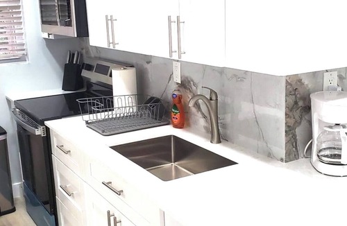 Central Fort Lauderdale Villa | ✨ Modern home with BBQ and garden, near downtown