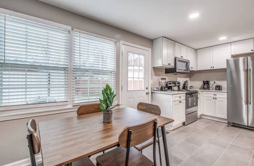 Memphis House | Modern Interior, Near Downtown! Warm at Wellsville