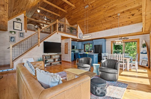 Seneca Cabin | Modern Lakefront Cabin on Lake Keowee