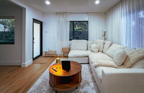Allapattah Apartment | Modern Miami Suites - Central To Everything