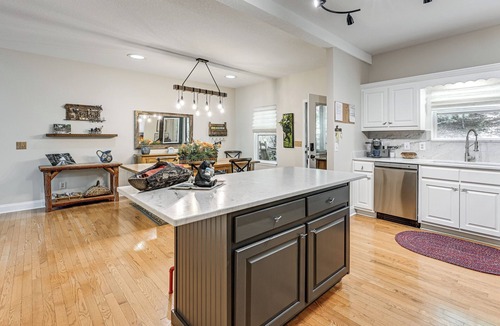 Sapphire House | Modern Mountain Zen 3-Bed, 3-Bath Home with Creeks